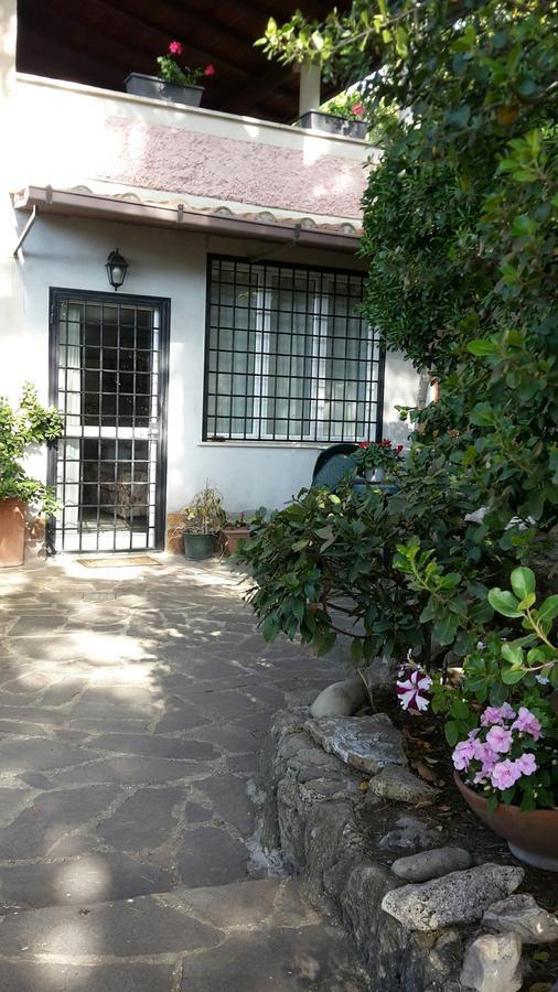 Bed&Breakfast "Fiorella" Sul Lago Castel Gandolfo Εξωτερικό φωτογραφία